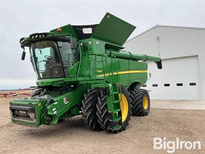 2015 John Deere S680 2WD Combine
