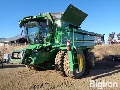2012 John Deere S680 4WD Combine