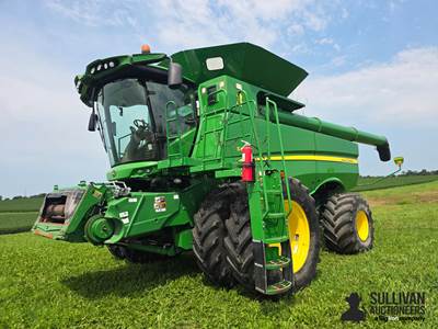 2015 John Deere S680 Combine