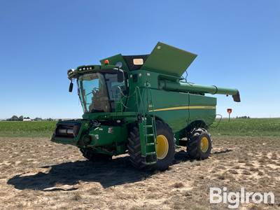 2012 John Deere S680 2WD Combine