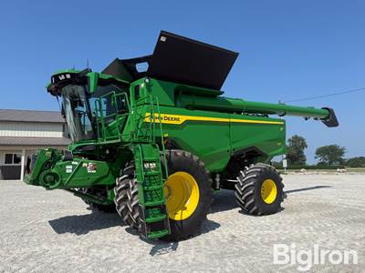2025 John Deere S7 800 4WD Combine