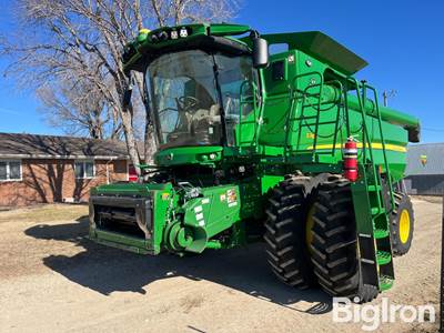2022 John Deere S760 2WD Combine