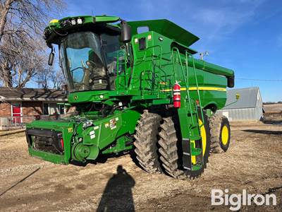 2023 John Deere S760 2WD Combine