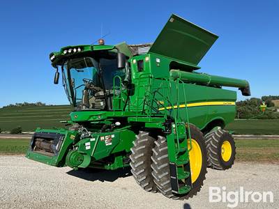 2020 John Deere S760 2WD Combine