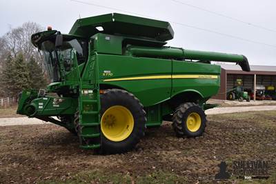 2018 John Deere S770 2WD Combine
