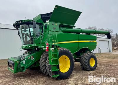 2022 John Deere S770 Combine