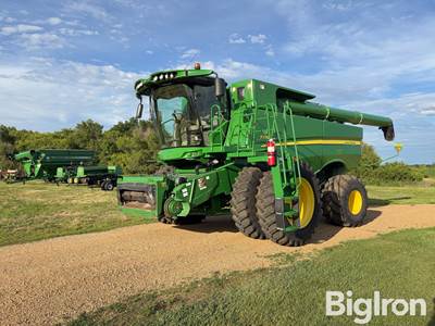 2019 John Deere S770 2WD Combine