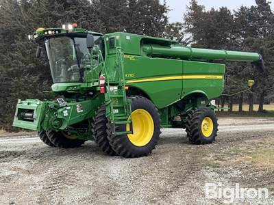 2019 John Deere S770 HILLCO 4WD Combine