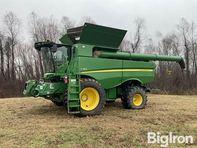 2019 John Deere S780 4WD Combine