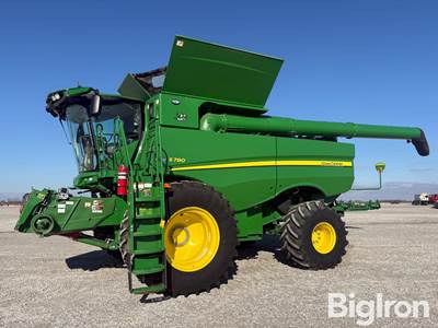 2022 John Deere S780 2WD Combine