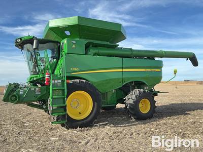 2023 John Deere S780 Combine