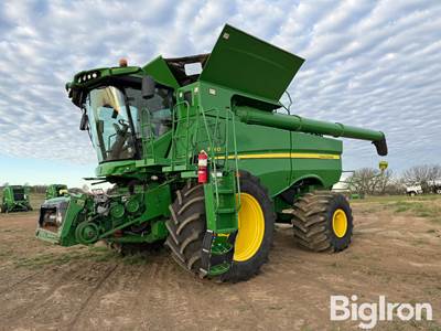 2018 John Deere S790 4WD Combine