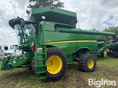 2018 John Deere S790 4WD Combine