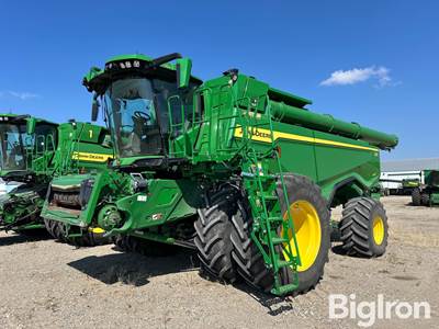 2022 John Deere X9 1100 Combine