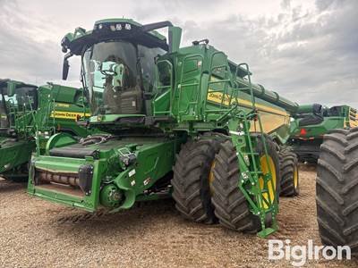 2022 John Deere X9 1100 Combine