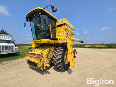 New Holland TR88 Combine