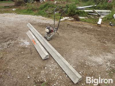 Used Honda GX35 Vibrating Concrete Screed with 12' & 6' Screed Boards