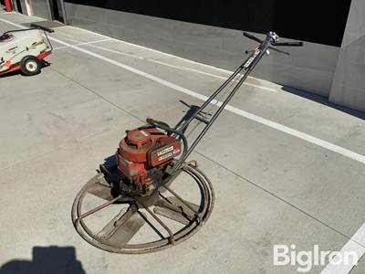 Master F36B4 3' Concrete Power Trowel, Briggs & Stratton Gas, Manual Controls