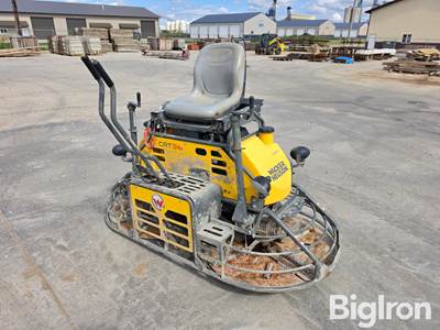 Wacker Neuson CRT36 36" Dual Ride-On Trowel, Honda GX690