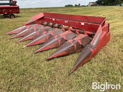 International 863 Corn Head