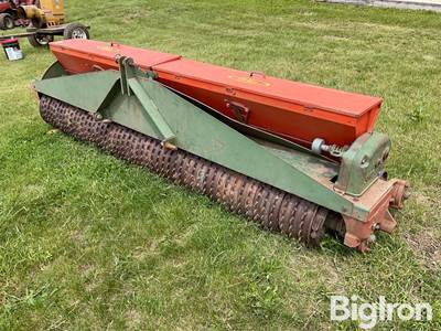 Brillion Sure Stand SST 1201 Cultipacker Drill