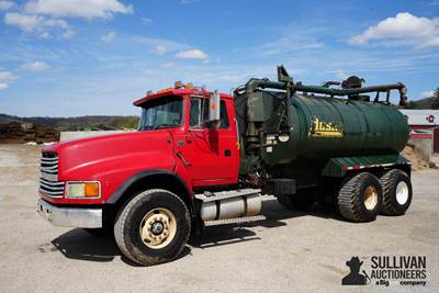 1995 Ford LTL 9000 T/A Manure Truck