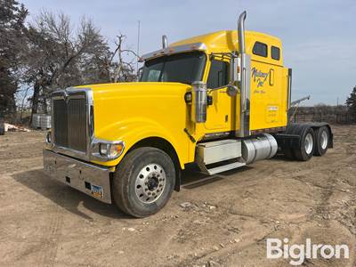 2005 Freightliner 9900IX T/A Truck Tractor
