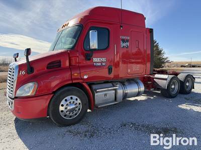2013 Freightliner Cascadia 113 T/A Truck Tractor