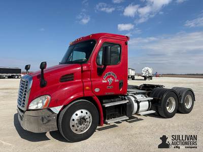 2015 Freightliner Cascadia 113 T/A Truck Tractor