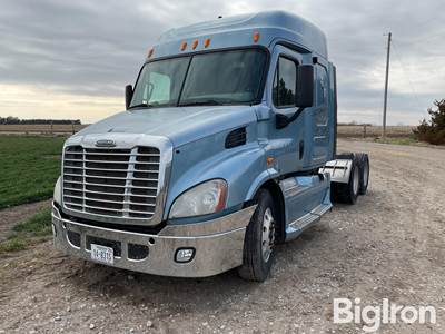2012 Freightliner Cascadia 113 T/A Truck Tractor
