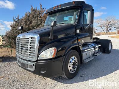 2015 Freightliner Cascadia 125 S/A Truck Tractor