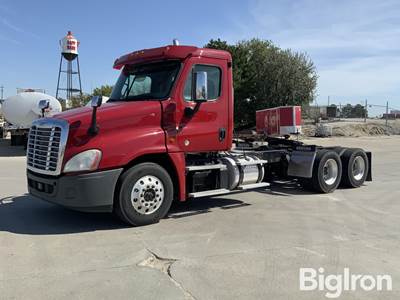 2016 Freightliner Cascadia CA125DC T/A Truck Tractor