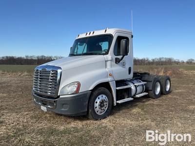 2016 Freightliner Cascadia Day Cab Truck Tractor