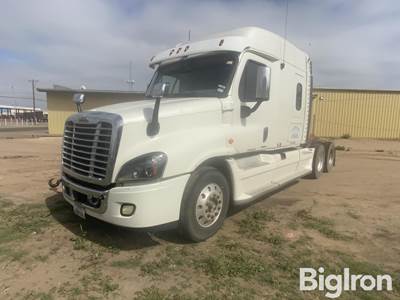 2010 Freightliner Cascadia T/A  Truck Tractor