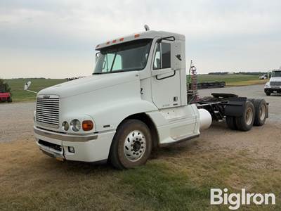 2004 Freightliner CST120 T/A Day Cab Truck Tractor