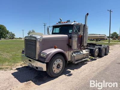 1999 Freightliner Classic XL Conventional Tri/A Day Cab Truck Tractor
