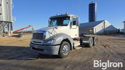 2009 Freightliner Columbia 120 T/A Day Cab Truck Tractor