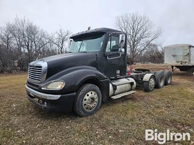 2003 Freightliner Columbia 120 Tri/A Truck Tractor