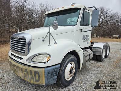 2003 Freightliner Columbia 120 T/A Truck Tractor