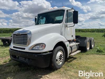 2007 Freightliner Columbia 120 T/A Day Cab Truck Tractor