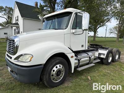2007 Freightliner Columbia T/A 6x4 Daycab Truck Tractor