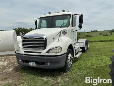 2005 Freightliner Columbia Truck Tractor