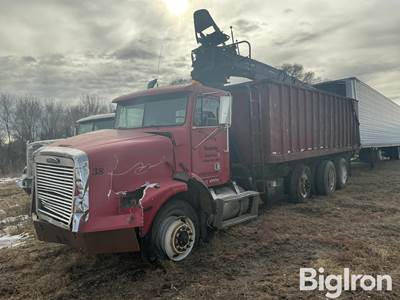 2000 Freighliner FLD112 Tri/A Truck Tractor w/Crane & Dump Box
