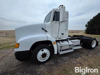 1999 Freightliner FLD112 S/A Truck Tractor