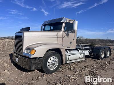 2000 Freightliner FLD120 T/A Truck Tractor