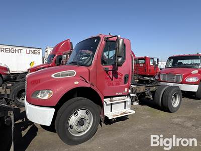 2004 Freightliner M2106 Truck Tractor