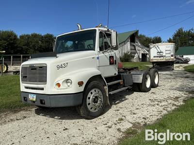 2000 Freightliner Med Conv FL112 Truck Tractor
