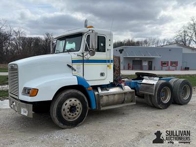 1997 Freightliner Day Cab Semi