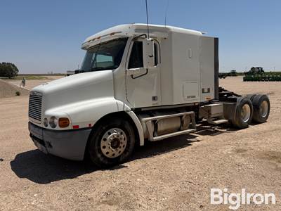 2000 Freightliner T/A Truck Tractor