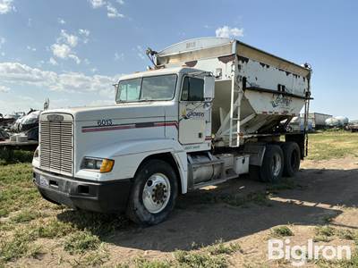 1990 Freightliner T/A Truck Tractor Tender